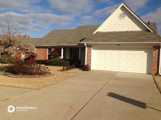 1st image of 8068 Park Pike Dr