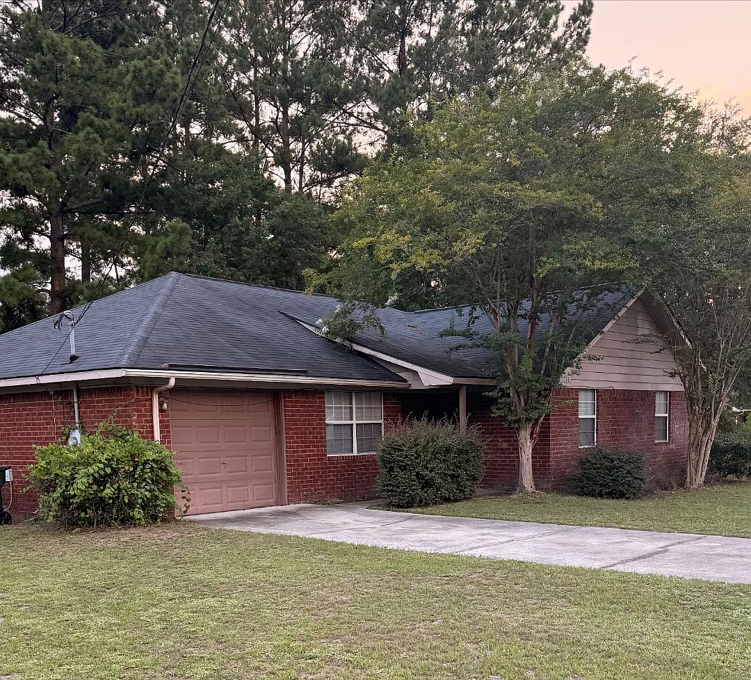 4 bed, 1304 sqft, $1,700 — Photo 1