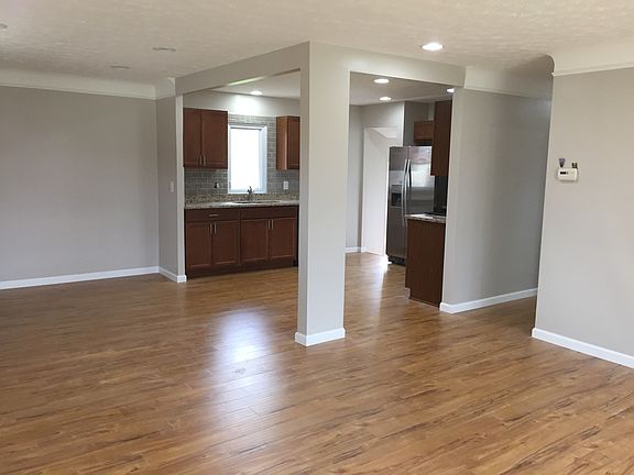 5th image of 7251 Chateau Dr