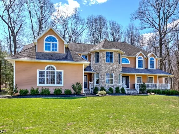 1 Brandywine Ct, Randolph, NJ 07869