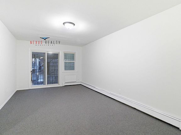 3rd image of 40-83 Denman St Floor 3
