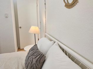 1009 N 36th St, Seattle, WA 98103