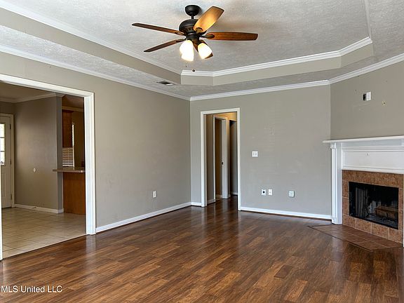 4th image of 1919 Twin Pine Dr