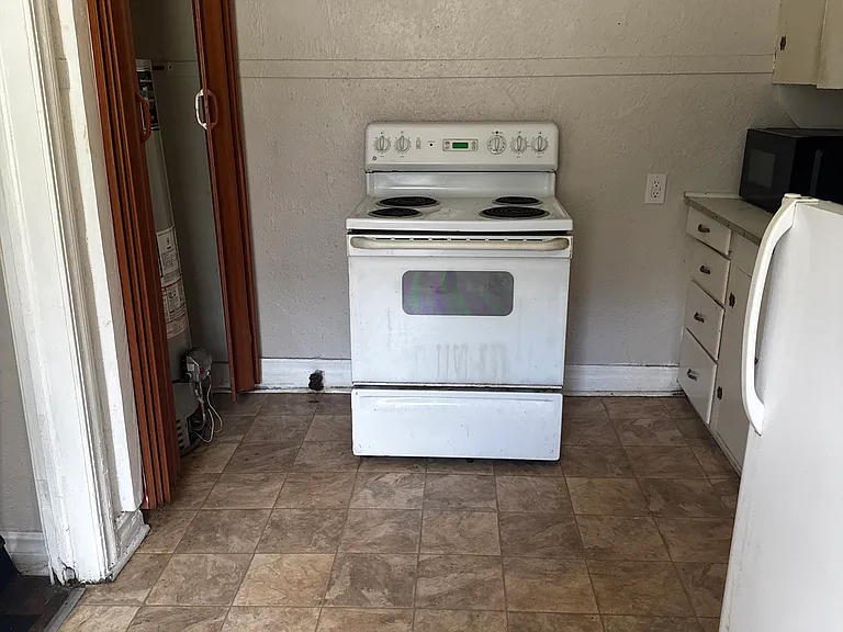 624 Dayton St — Photo 6