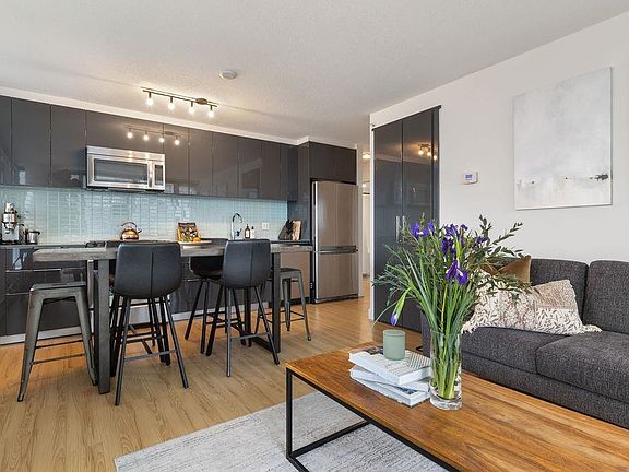 5th image of 1325 Rolston St #609