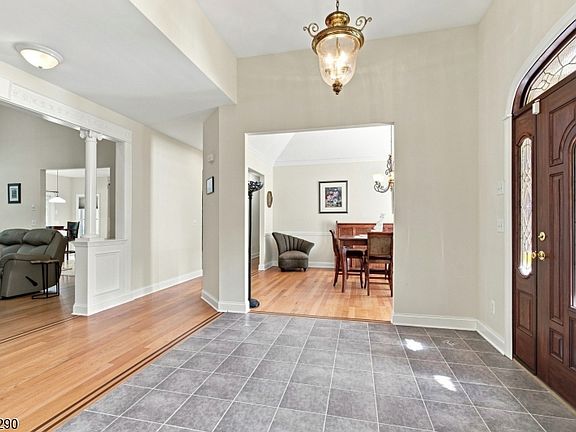 3rd image of 20 Eagles Nest Rd