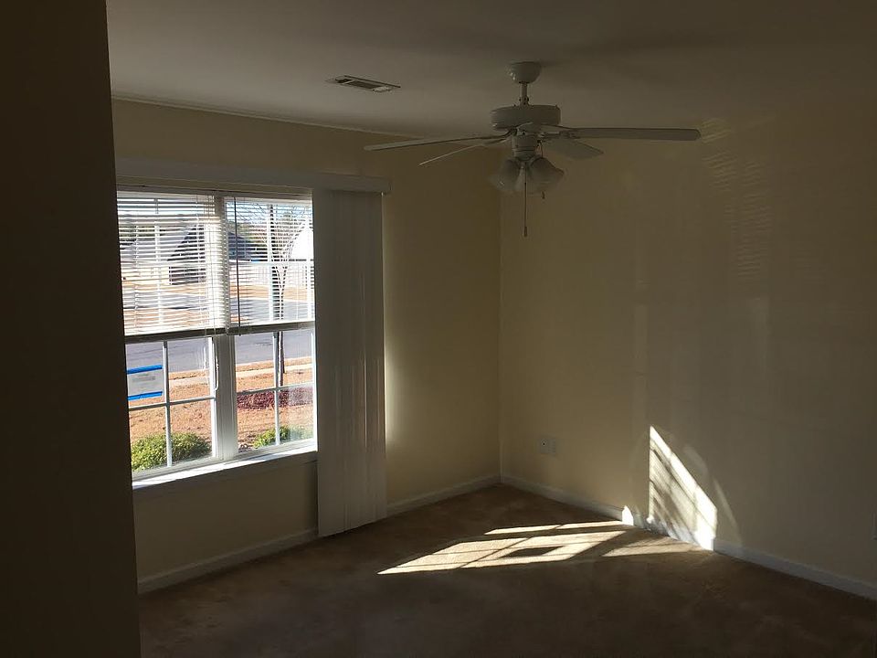 2nd image of 16 Hawk Spring Dr SW