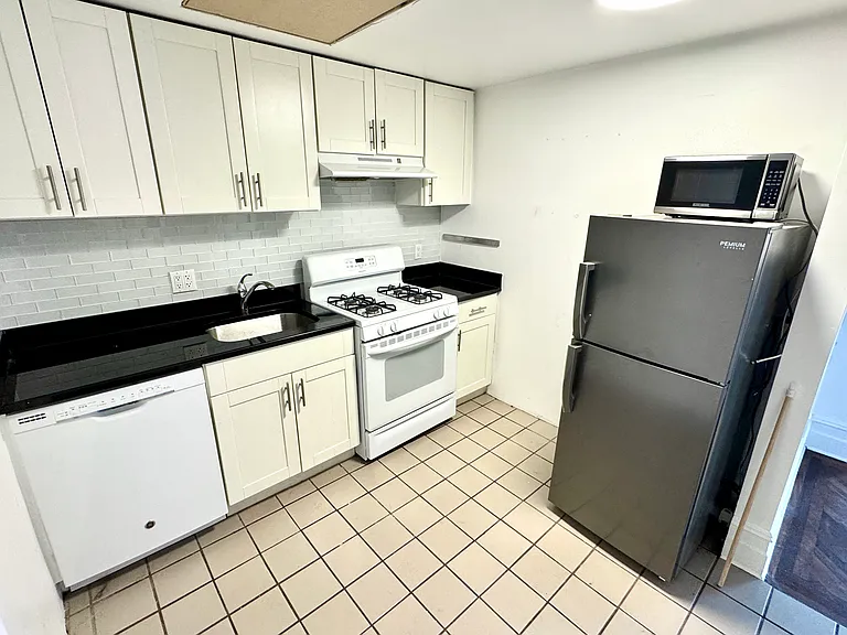 222 Hicks St #4R — Photo 4