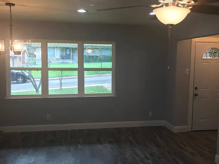 1218 Serenade Ln — Photo 3