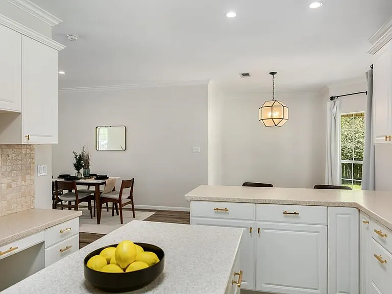 803 N Bowie St — Photo 10
