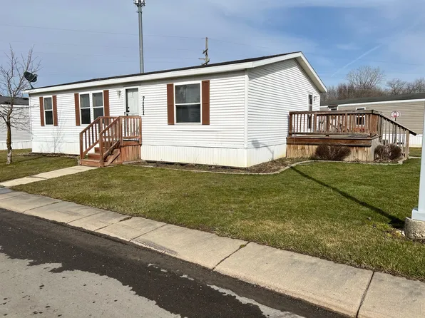 7111 Mapleview Cir E, Brown City, MI 48416