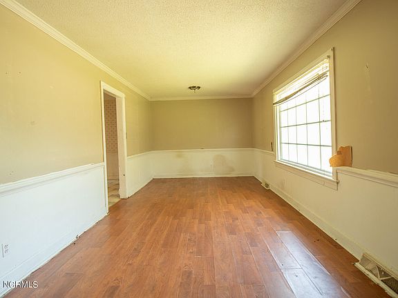 2nd image of 3320 Jason Drive
