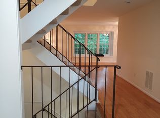 5424 Helm Ct, Fairfax, VA 22032