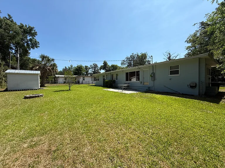 901 NW 20th Ter — Photo 13