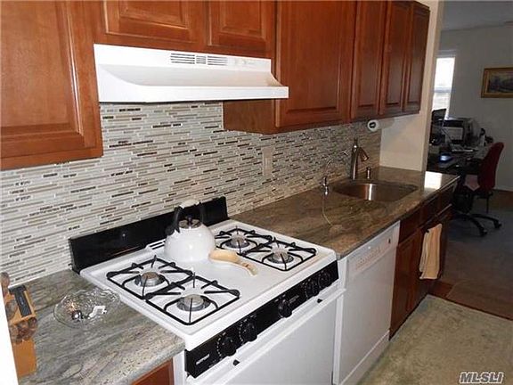 3rd image of 100 Lincoln Ave APT 6B