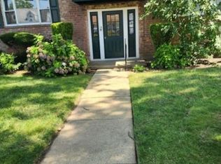 1059 Rottkamp St APT 1, Valley Stream, NY 11580