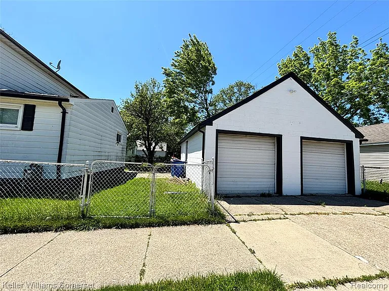 8145 Lozier Ave — Photo 15