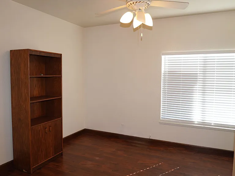 10386 Meadow Creek Dr — Photo 17