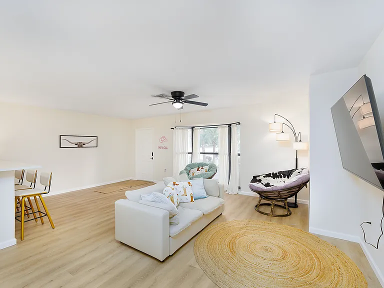 4936 40th Ave N #1 — Photo 8