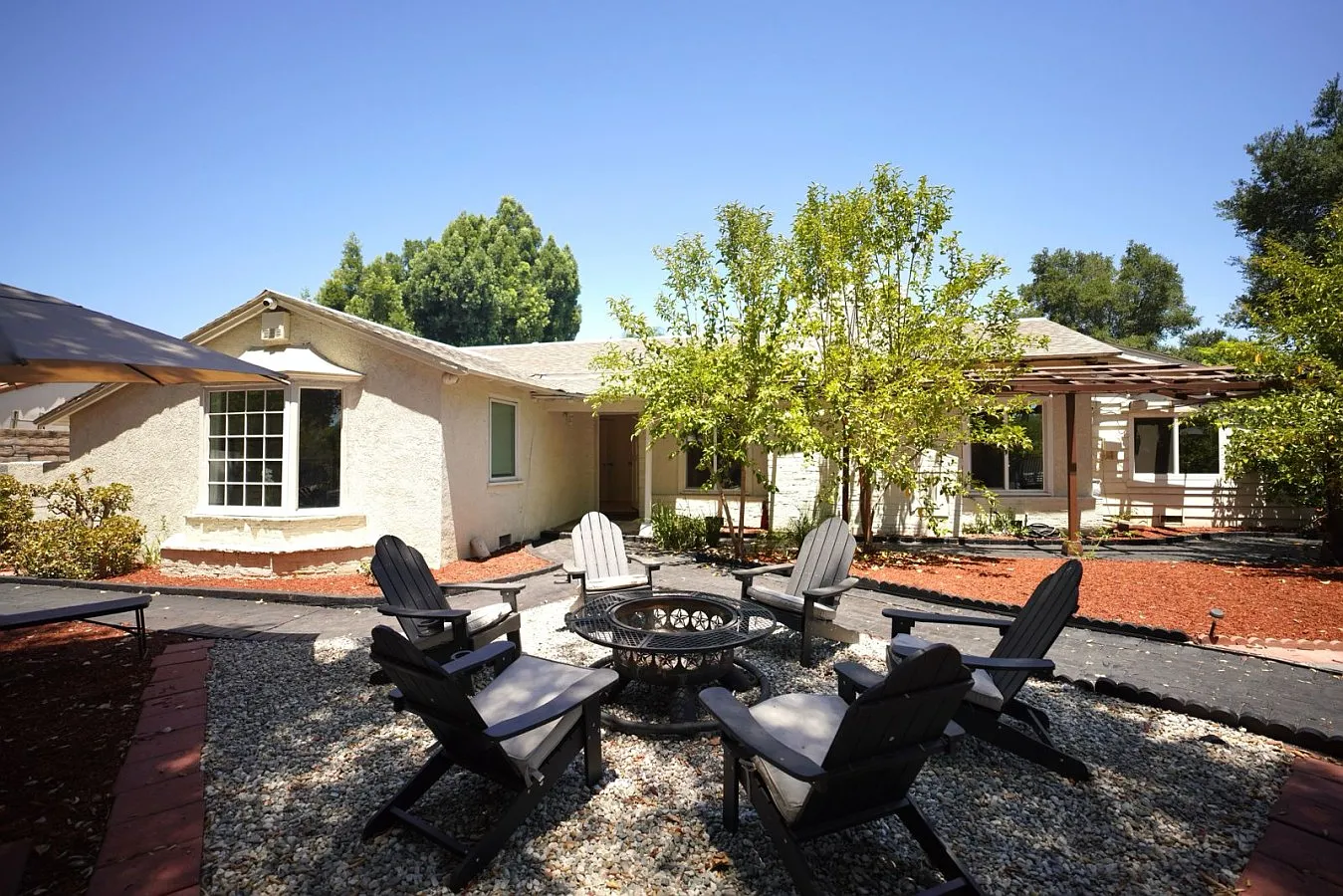 7 bed, 3500 sqft, $14,999 — Photo 1