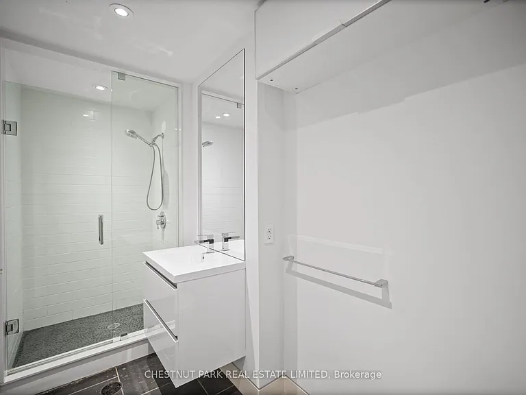 99 Crescent Rd — Photo 37