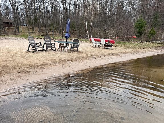 4th image of W3905 Leesome Lake Rd