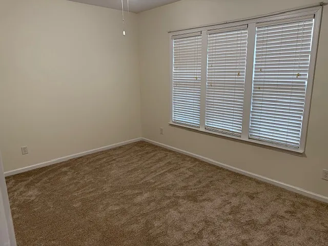 526 Elm Ave — Photo 18