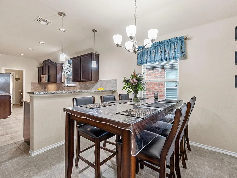 120 Rustic Oak Ln — Photo 8