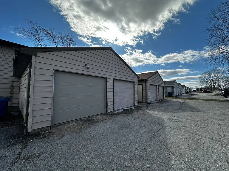 1168 Scheuring Rd — Photo 23