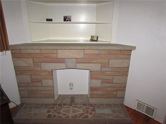 5th image of 174 Carmella Dr
