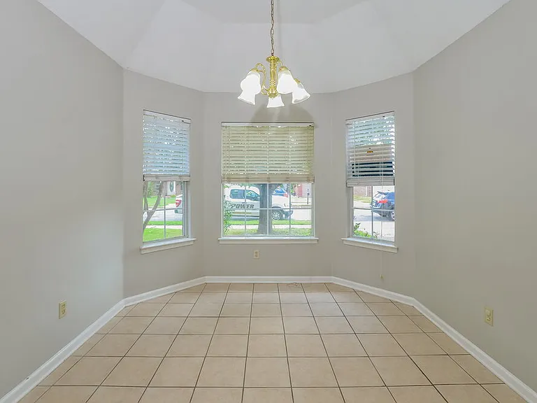 8408 Cross Point Dr — Photo 6