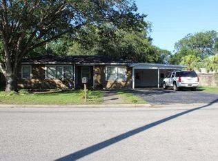 409 S Allen St, Edna, TX 77957