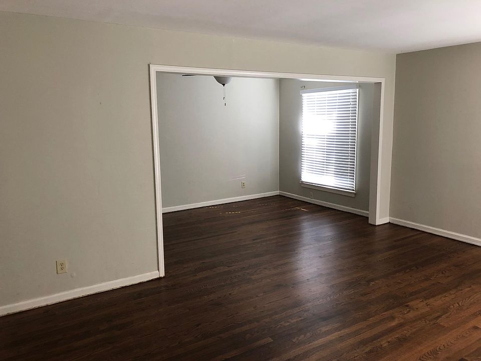 Living Room/Dining Room w/ wood floors