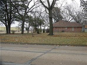 1st image of 101 W Lampasas St