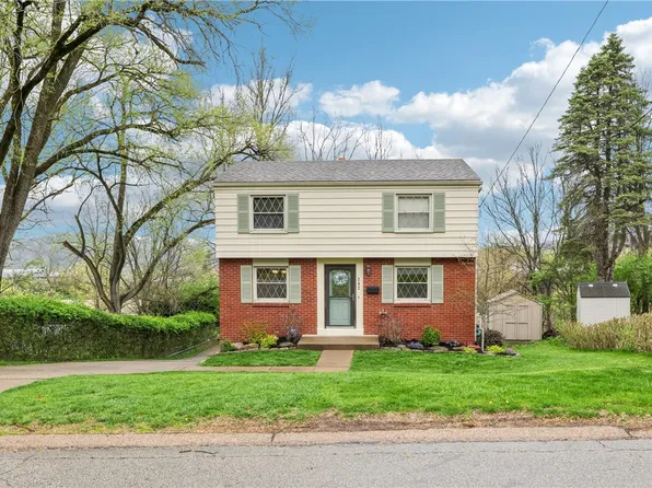 282 Woodridge Dr, Carnegie, PA 15106