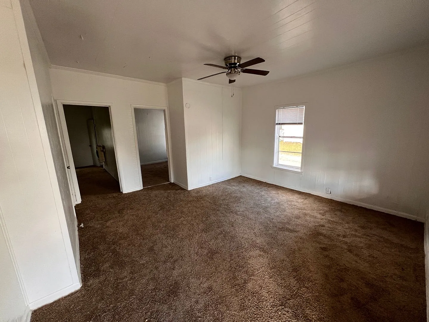 411 E Troy St — Photo 2