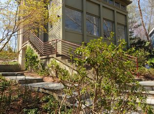 10702 Shelley Ct, Garrett Park, MD 20896