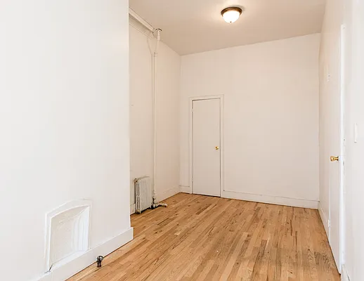 Rented by Nooklyn NYC LLC | media 31