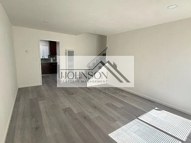 2 bed, 1.0 bath, $2,300 — Photo 4