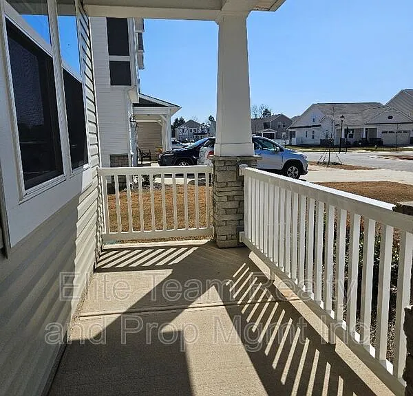 3108 Cheyney Park Dr — Photo 2