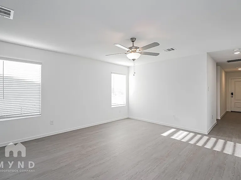 10108 Dalgreen Cir — Photo 8