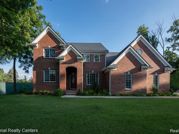 30527 W Eleven Mile Rd, Farmington Hills, MI 48336