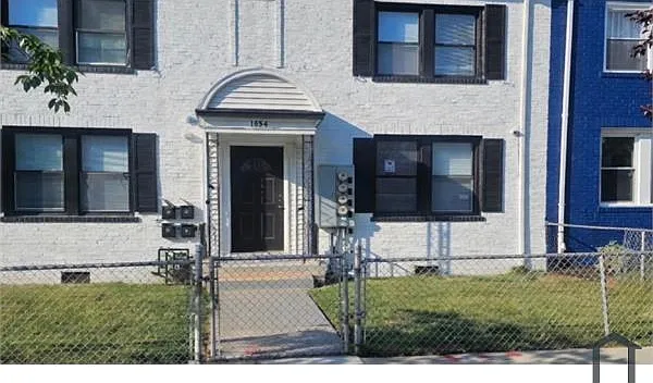 3 bed, $2,350 — Photo 2