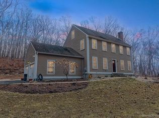 8 Acorn Dr, Old Saybrook, CT 06475