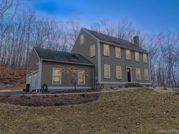 8 Acorn Drive, Old Saybrook, CT 06475