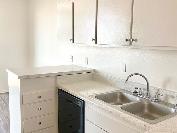 3rd image of 6722 Los Verdes Dr APT 7