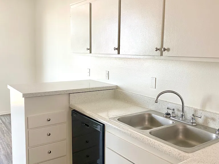 6722 Los Verdes Dr #7 — Photo 3