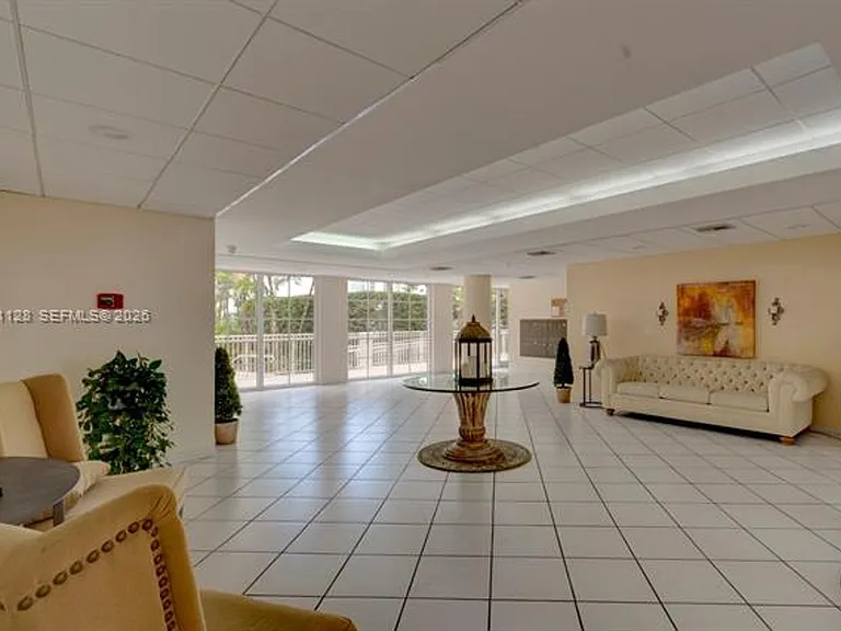 1 Alhambra Cir #601 — Photo 16