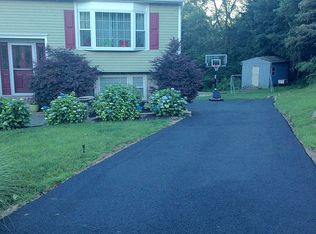 42 Sharon Dr, Shelton, CT 06484