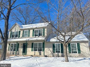 72 Live Oak Dr, Quakertown, PA 18951